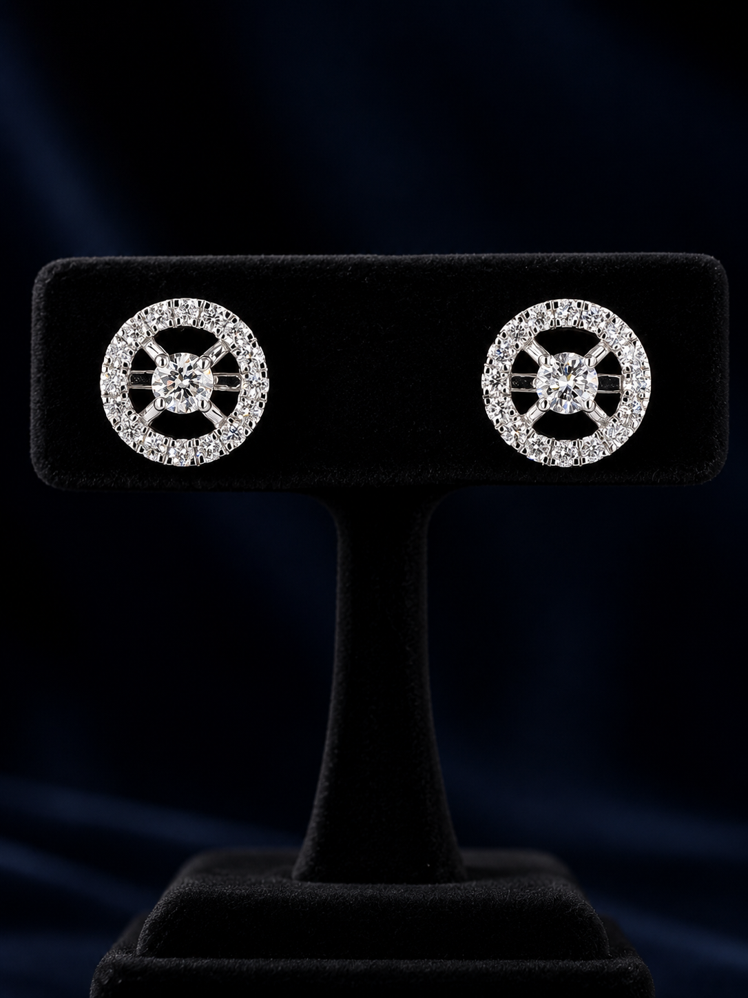Aurelia Royale White Gold Round Stud Earrings with Labgrown Diamond Accents