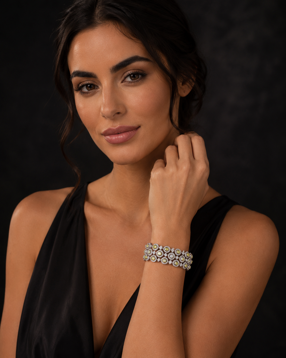Aurelia Royale White Gold Oval Diamond Bracelet with Green Stone Accents