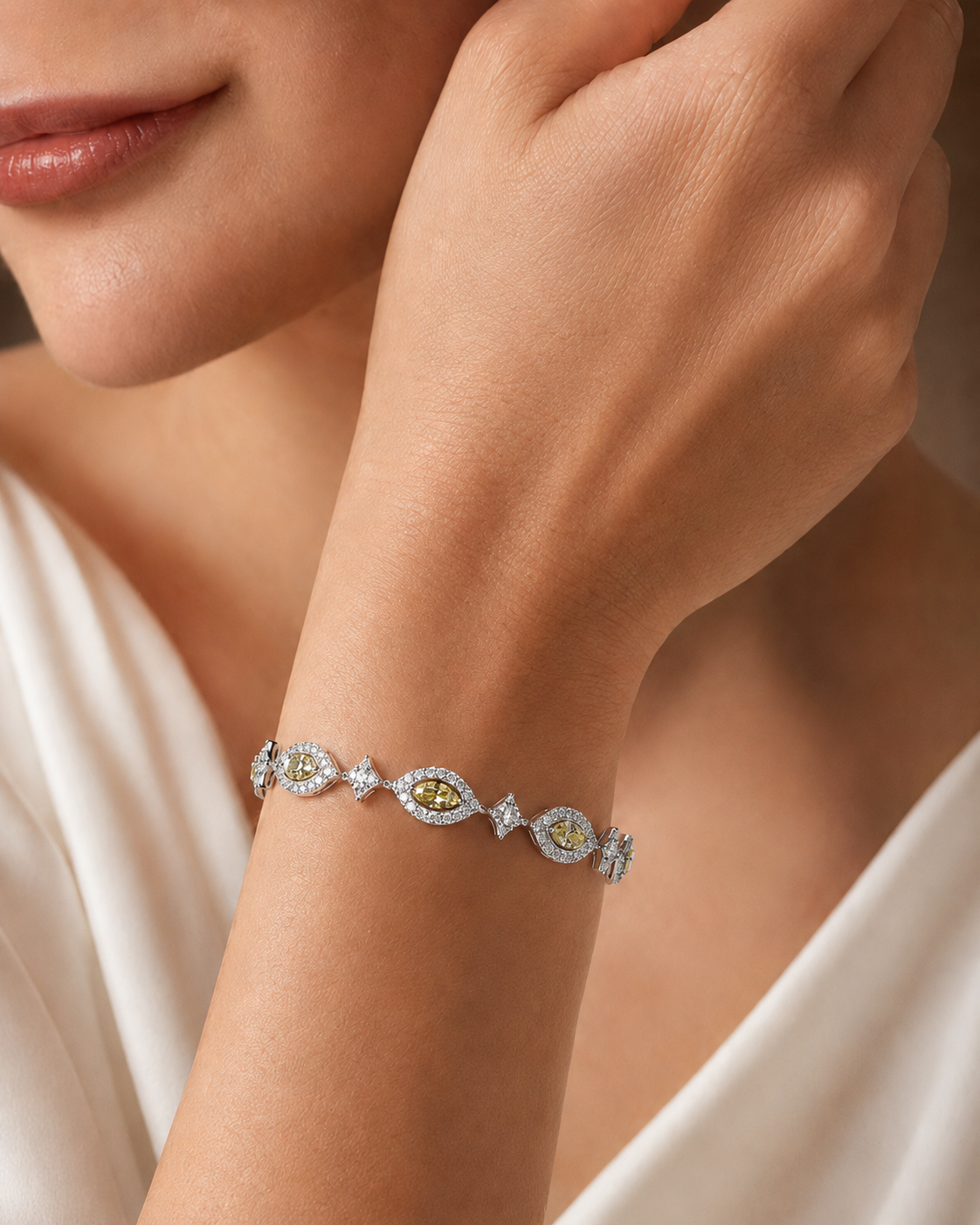 Aurelia Royale White Gold Marquise Link Bracelet with Labgrown Diamond Accents