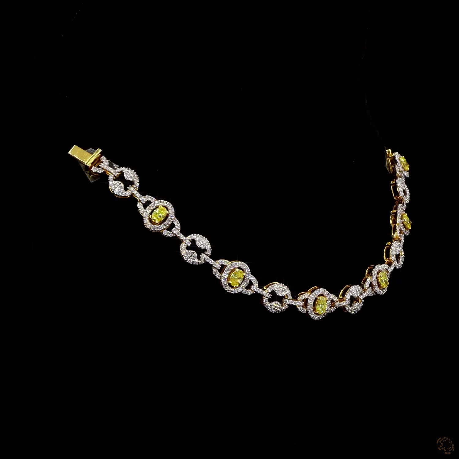Aurelia Royale Gold Green Stone Necklace with Labgrown Diamond Accents