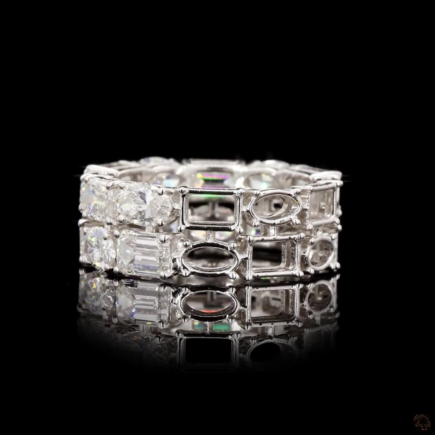 Aurelia Royale White Gold Geometric Ring with Labgrown Diamond Accents